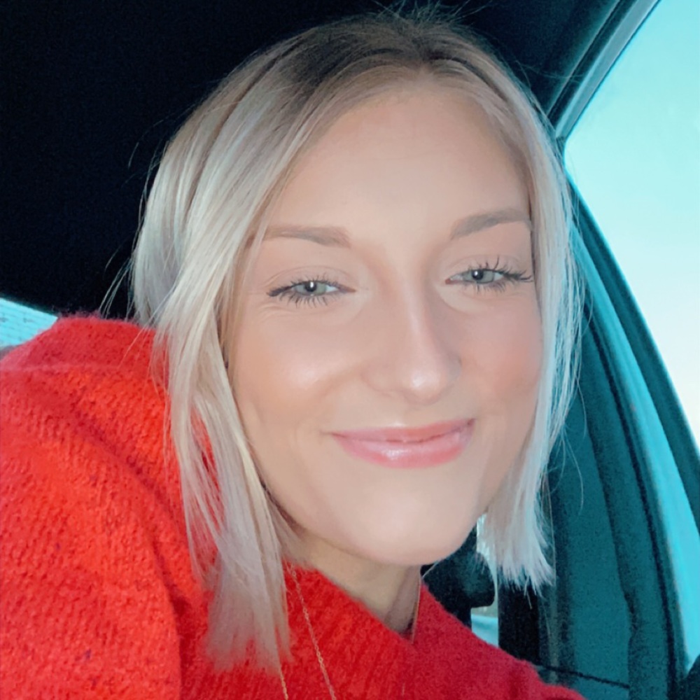 Meet your Posher, Adia